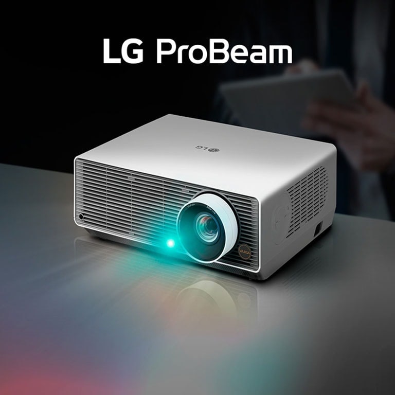 جهاز عرض LG ProBeam.	