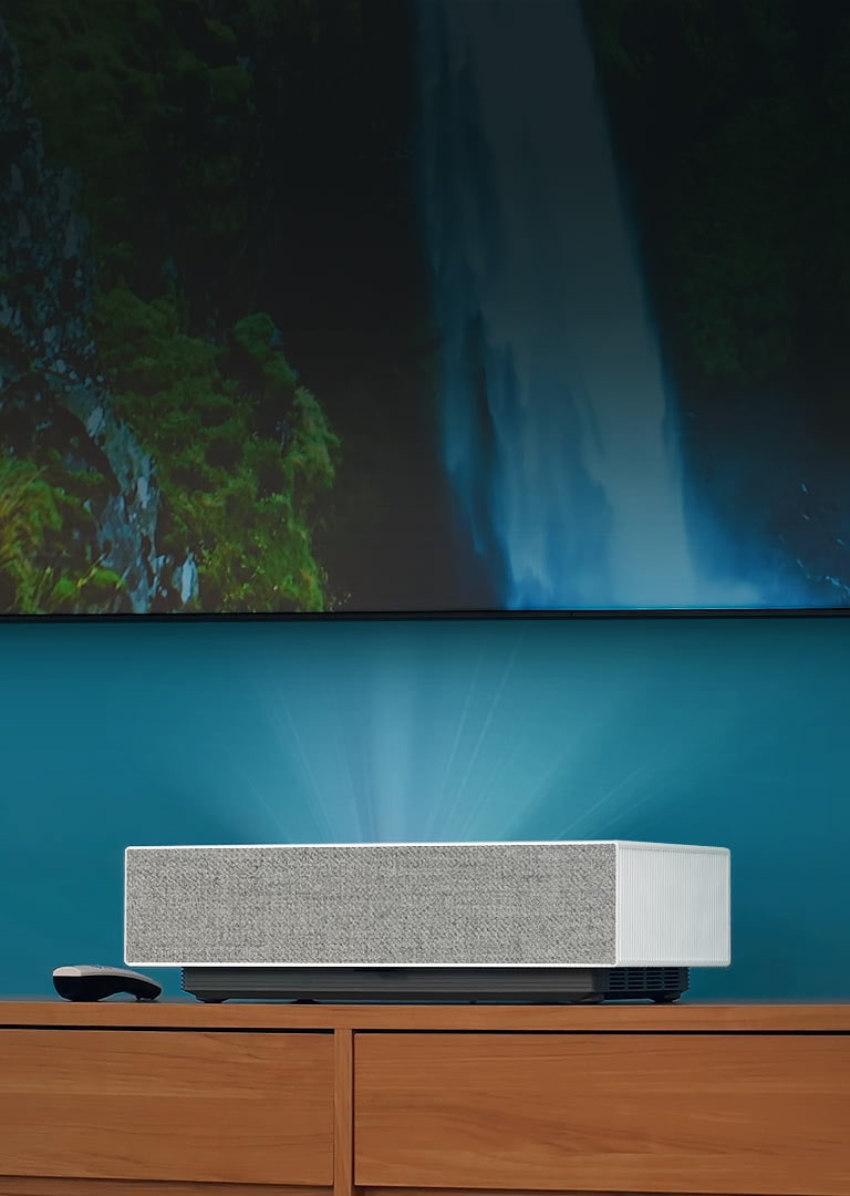 كشف الستار عن فيديوهات تقديم جهاز العرض الجديد CineBeam من LG