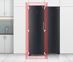 The front view of the freezer is shown in a kitchen. A blue 3D square and arrows pointing inward toward the door show how the freezer fits perfectly in a standard kitchen.