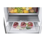 LG ثلاجة NatureFRESH™ بسعة 344 لترًا مع تقنيات LinearCooling™ وDoorCooling+™ وضاغط Smart Inverter™ وتقنية Metal Fresh™ باللون الفضي الأنيق, open drawer with food, GR-B459FMFW, thumbnail 7