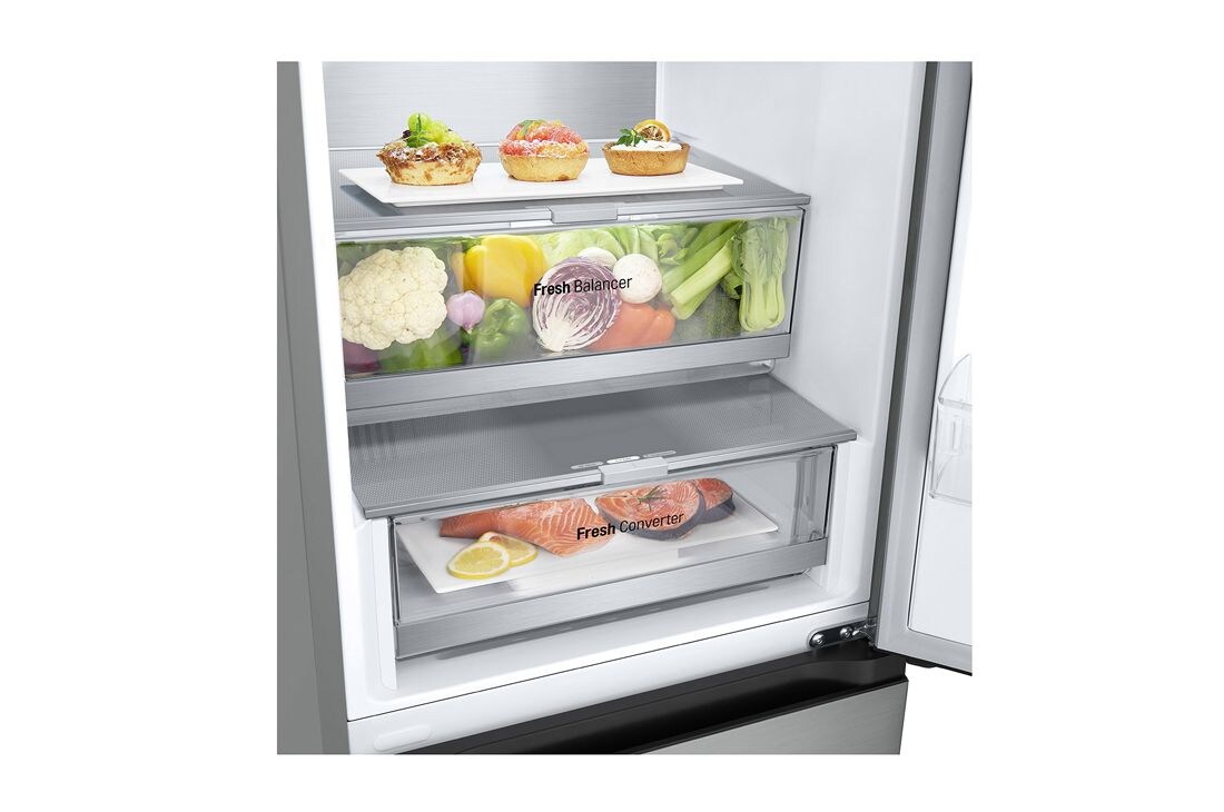 LG ثلاجة NatureFRESH™ بسعة 344 لترًا مع تقنيات LinearCooling™ وDoorCooling+™ وضاغط Smart Inverter™ وتقنية Metal Fresh™ باللون الفضي الأنيق, drawer with food, GR-B459FMFW, thumbnail 8