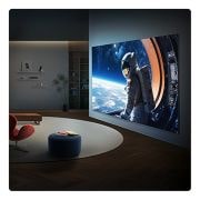 LG تلفزيون LG QNED evo AI QNED85 Mini LED 4K الذكي مقاس 75 بوصة، إصدار 2026, يُثبَّت تلفزيون LG QNED evo AI Mini LED QNED85 Ultra Big TV على الحائط في مساحة معيشة عصرية، حيث يعرض مشهدًا ضخمًا لرائد فضاء يمتد عبر شاشة واسعة تملأ الغرفة بصريًا وتمنحها حضورًا سينمائيًا قويًا., 75QNED85B6T, thumbnail 15