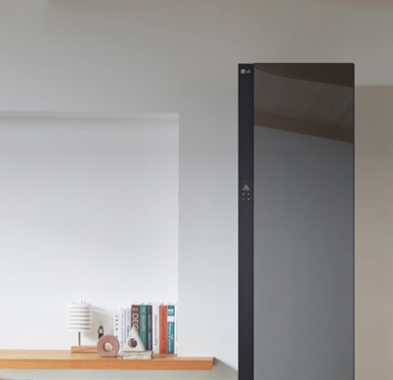 جهاز LG Styler في غرفة المعيشة