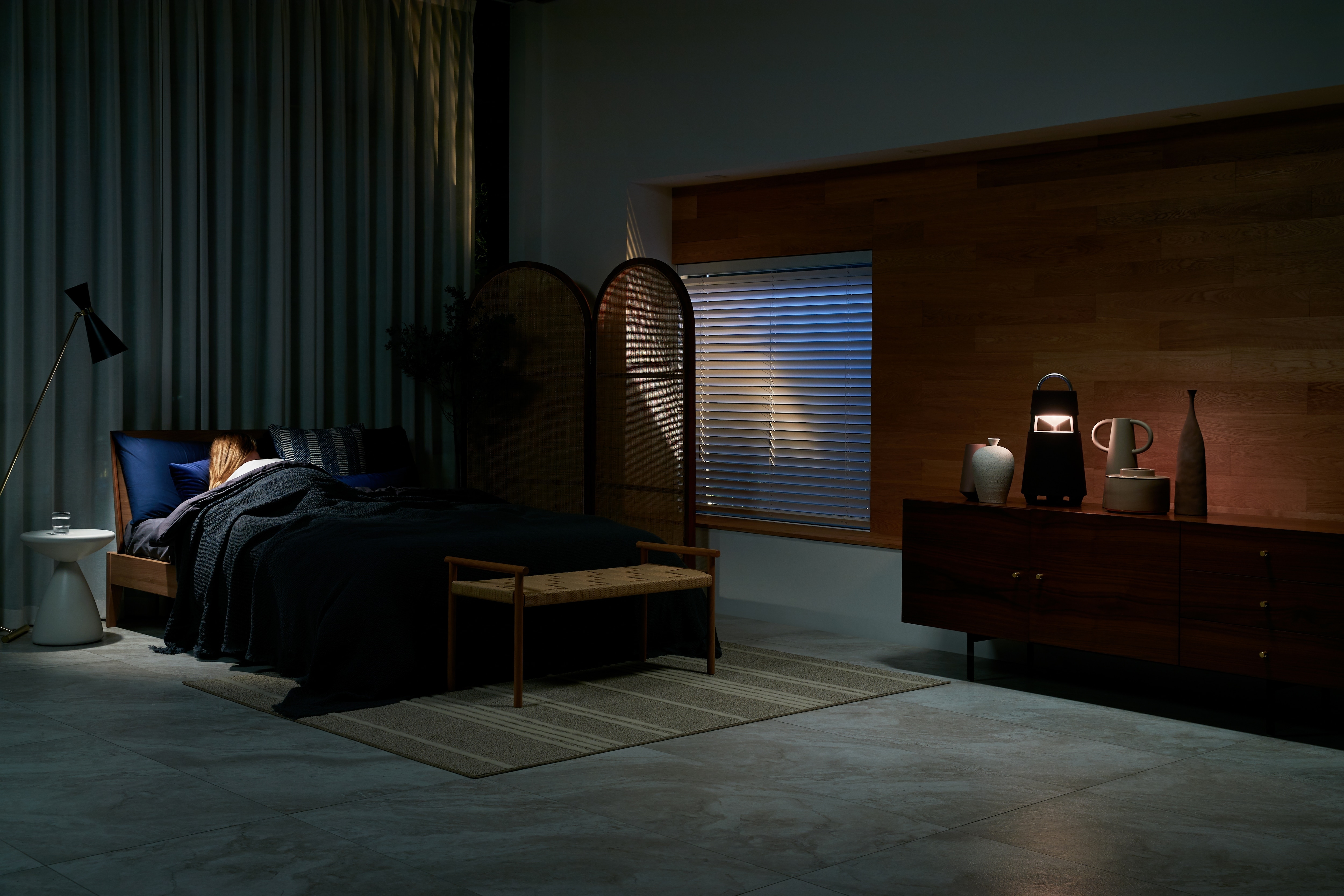 See emotive 360° lighting that transforms the mood2