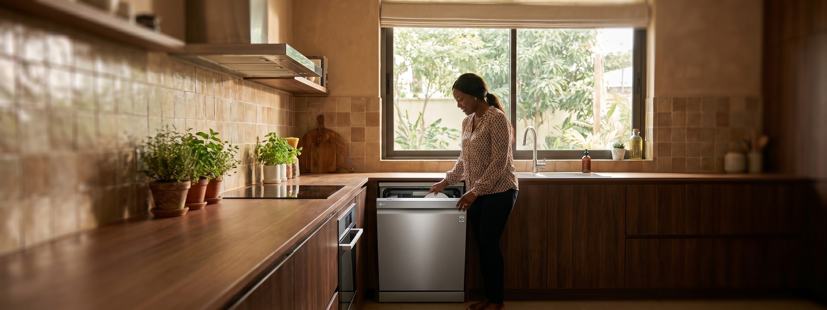 Choosing a Dishwasher That Helps Prevent Odor 