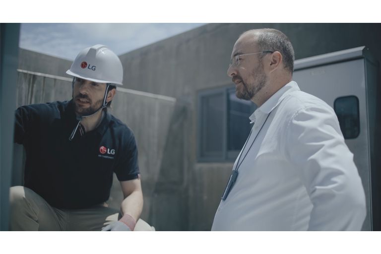 Consultant and LG installer are talking