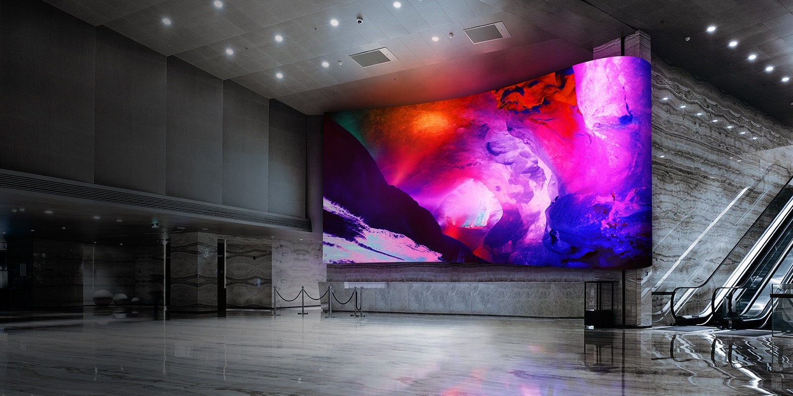 ID_LED-Signage_Hero_indoor_1567729057781