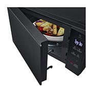 LG 20L NeoChef™ (MS2032GAS, Black), Detail with food, MS2032GAS, thumbnail 9