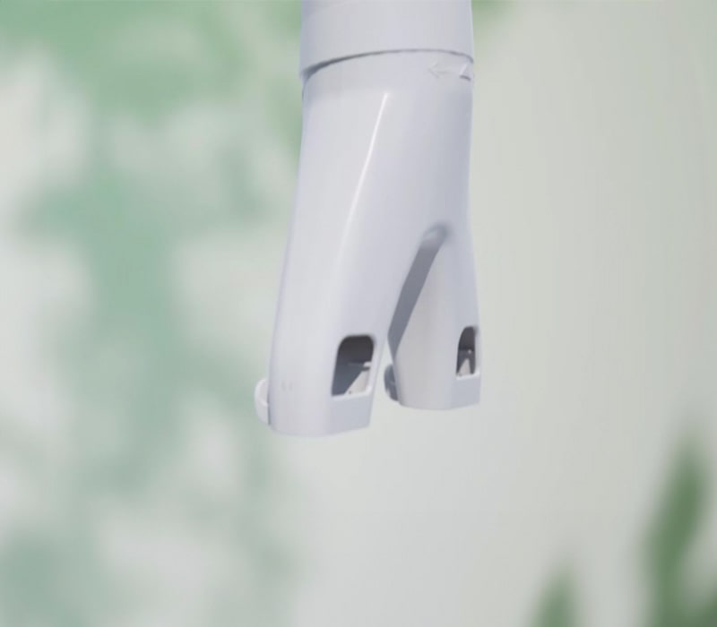 Video showing what a Y-hose looks like and how to use it to intensively dehumidify by inserting the hose into a shoe.