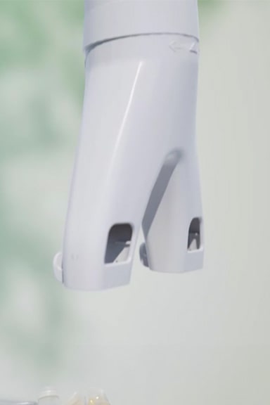 Video showing what a Y-hose looks like and how to use it to intensively dehumidify by inserting the hose into a shoe.