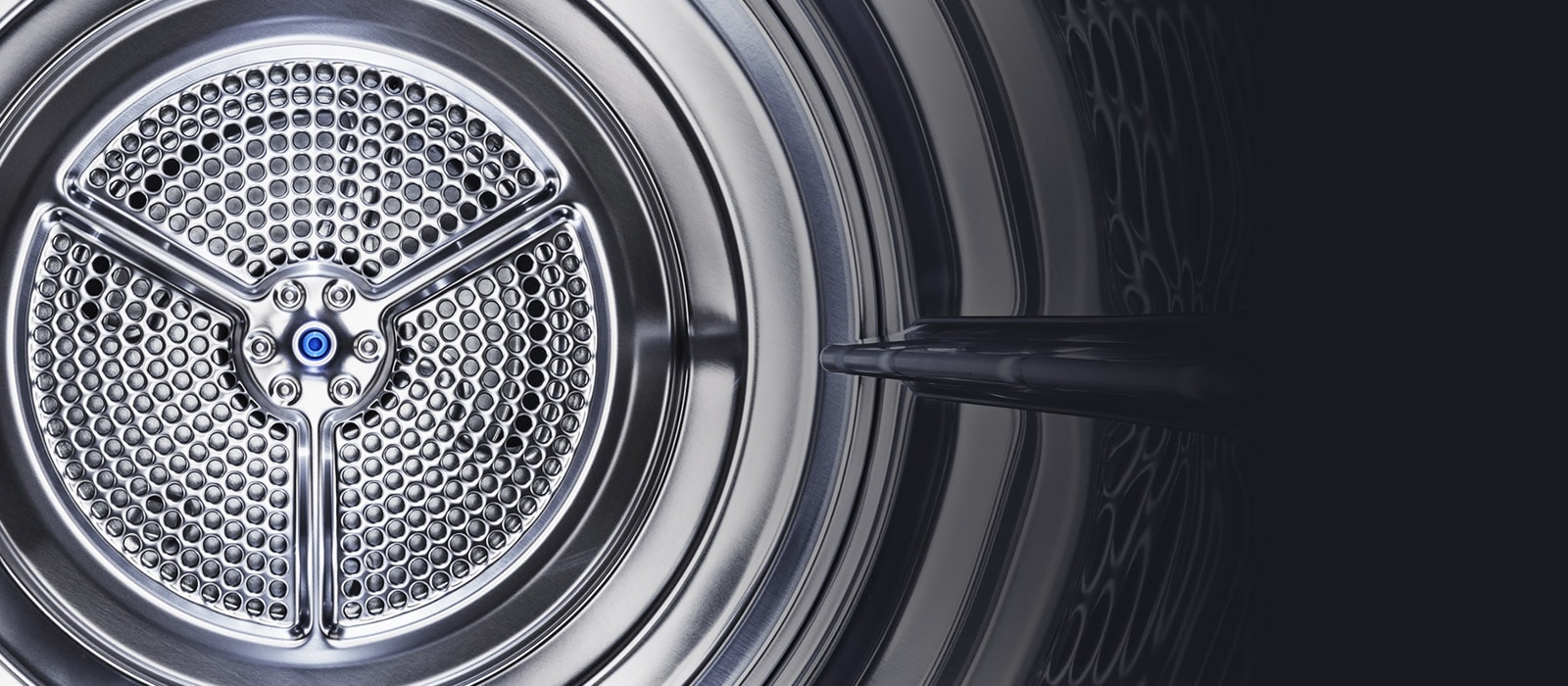 Un tambour en acier inoxydable du sécheur à condensation est illustré à gauche et s'estompe en noir.