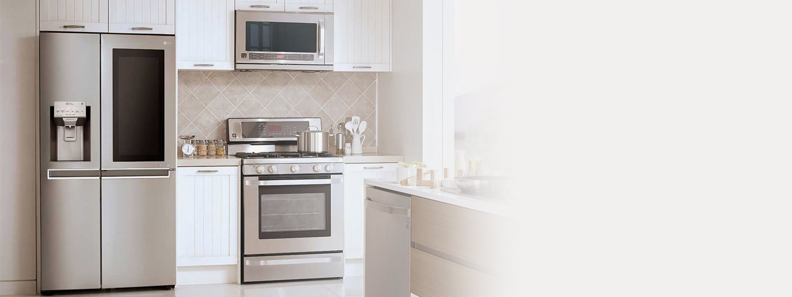 P-veyron6_InstaView_Lifestyle_1_LightOff_New_D02_v1