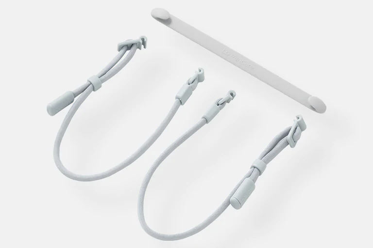 Lanières d’oreille vues d’en haut.