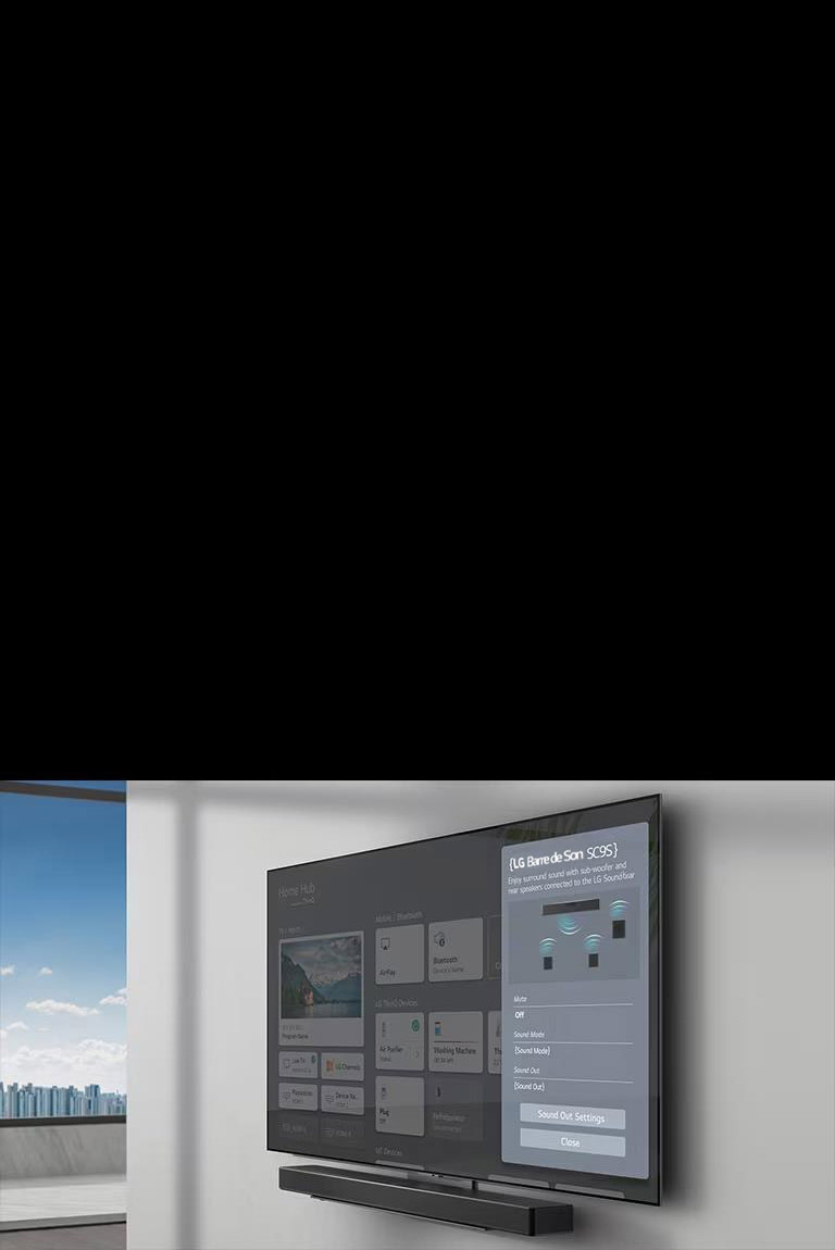 L’écran de réglage de la barre de son LG SC9S s’affiche sur le téléviseur à fixation murale. La barre de son est également accrochée au mur, juste sous le téléviseur.