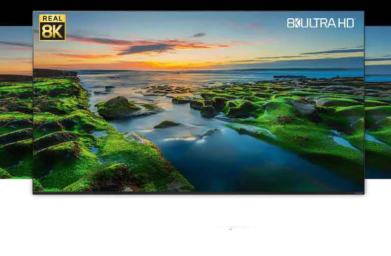 Écran de téléviseur montrant une large vue sur la nature avec les logos de la Real 8K et de la CTA Image de comparaison montrant que la netteté d’image décroît lorsque la valeur de MC passe de 100 à 47