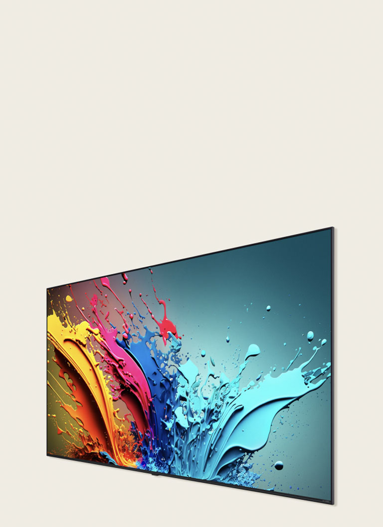 Écran LG QNED85 présentant une œuvre colorée.