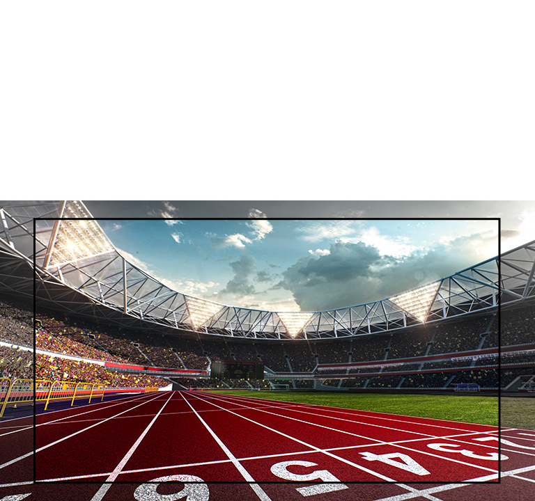 Écran de téléviseur montrant un stade avec une image en plan rapproché d'une piste de course. Le stade est rempli de spectateurs.