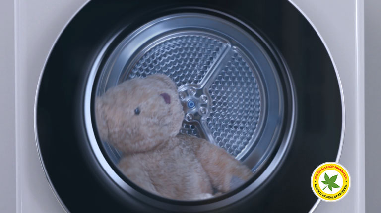 Séchez les ours en peluche et réduisez 99,9 % des bactéries et des acariens vivants avec le cycle Allergy Care (anti-allergies)