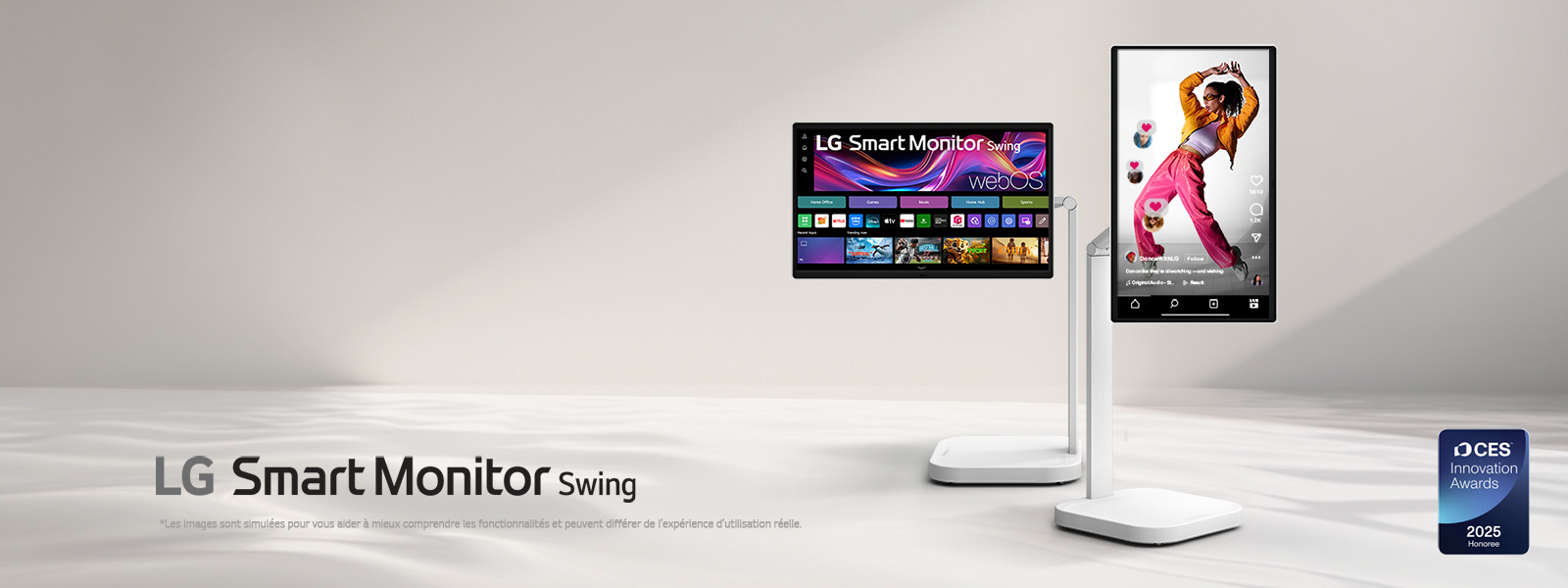 Deux écrans LG Smart Monitor Swing sont présentés dans un espace minimaliste. Un écran est positionné horizontalement affichant l’interface webOS, tandis que l’autre est orienté verticalement montrant une image lifestyle. L’emblème des CES Innovation Awards 2025 est visible dans le coin à côté de la marque LG Smart Monitor Swing.