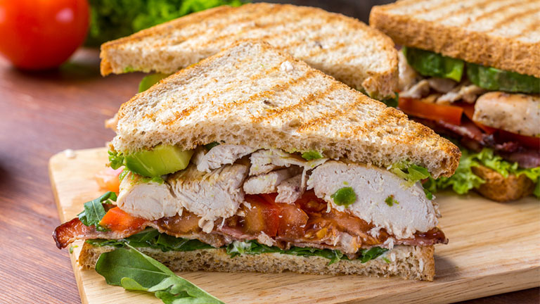 Sandwich au Poulet Grillé Facile