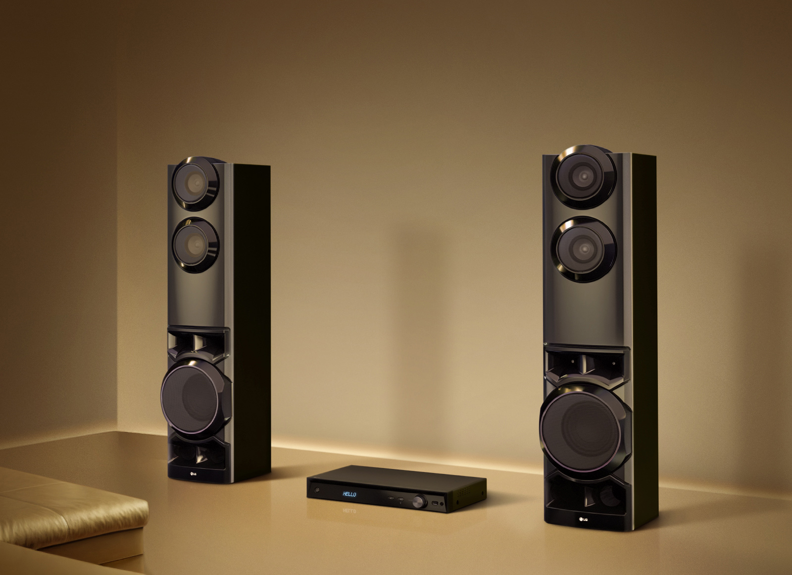 Système d’enceintes LG MR9 double colonne avec un son de 1 250 W et des caissons de basses intégrés dans un espace de vie minimaliste