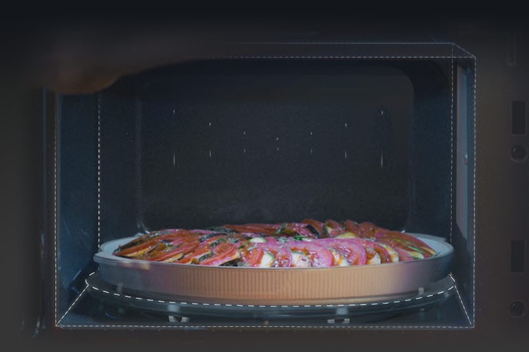 L’animation présente un grand plat mis dans le LG Neochef™.