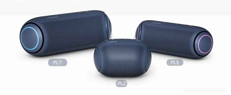 Une vue de trois XBOOM Go alignés (PL7, PL5, PL2) sur un fond blanc