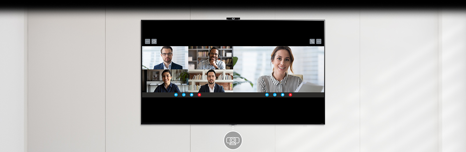 Un téléviseur équipé d’une LG Smart Cam est fixé sur un mur blanc. L'écran de télévision montre une scène de vidéoconférence, avec quatre personnes sur le côté gauche de l'écran partagé et une femme sur le côté droit.