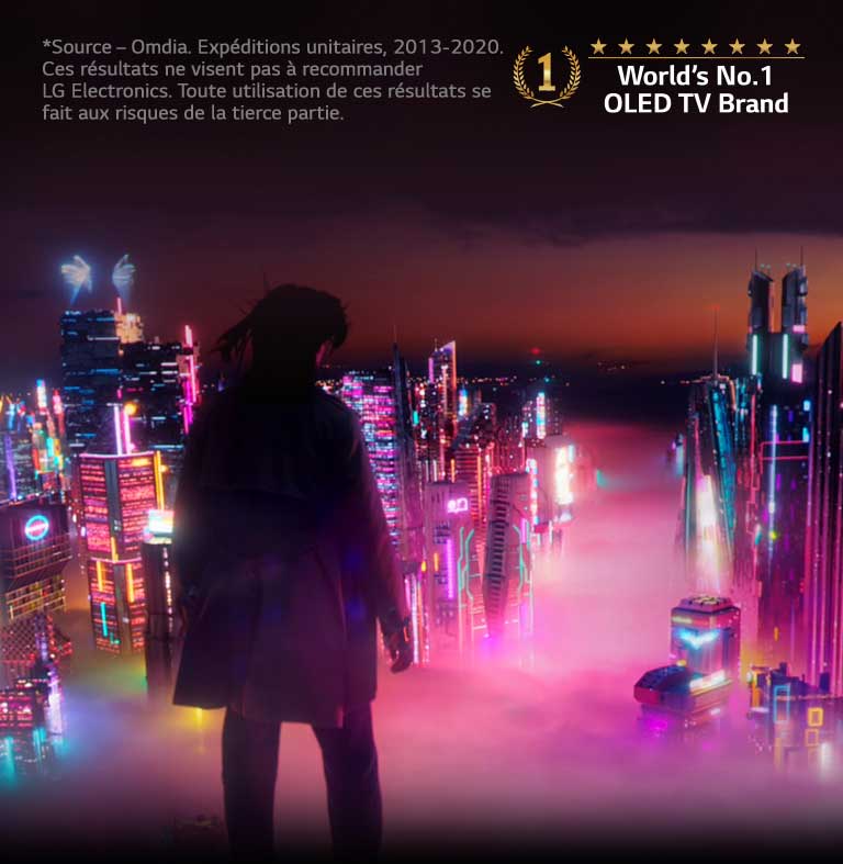 Une femme regarde un panorama urbain éclairé de néons colorés durant la nuit. Le texte « ILLUMINEZ VOTRE UNIVERS LES PiXELS AUTO ÉCLAIRÉS ONT ÉVOLUÉS » est situé sur la droite d’une femme dans l’image. Un bouton EN SAVOIR PLUS est situé en bas au centre. Le logo « La marque de téléviseur OLED n°1 au monde » est situé en bas à droite.