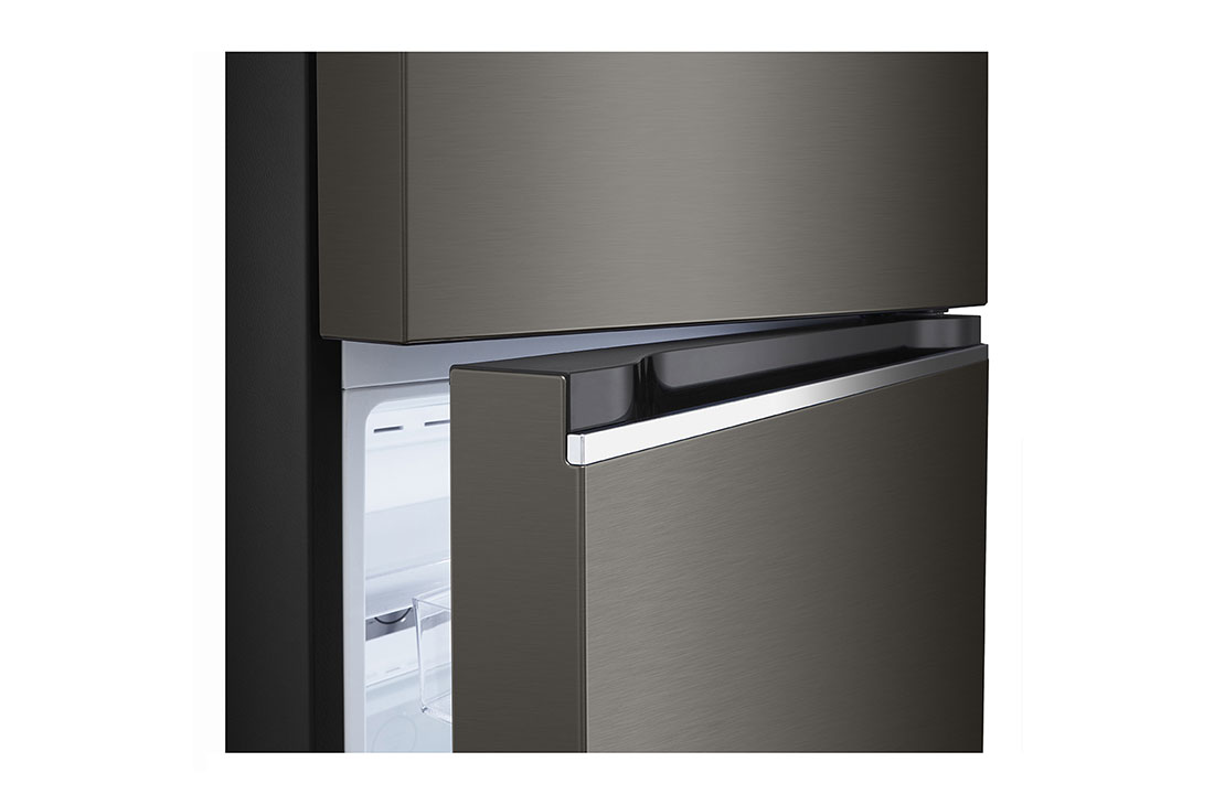 LG 330(L) | Top Freezer Refrigerator |Smart Inverter Compressor | LinearCooling™ | DoorCooling+™, detail view of bottom fridge handle, GN-B312PFJB, thumbnail 9