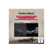 LG Smart TV LG OLED evo AI G5 4K 83&nbsp;pouces 165&nbsp;Hz Télécommande AI Magic Remote webOS25 2025 , Living room space with a wall-mounted LG OLED TV. On the TV is a mountain range against a dark evening sky filled with stars. This scene is split in half to show how Perfect Black delivers true black , OLED83G56LA, thumbnail 7