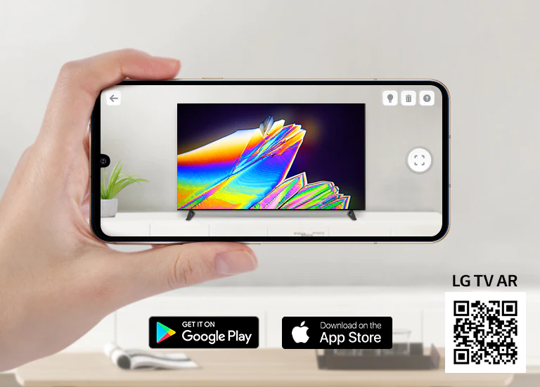 Une personne utilisant l’appli LG TV AR sur un téléphone et un QR code qui dirige vers LG TV AR (http://www.lgtvism.com/lgtvar)