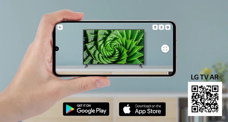 Une personne utilisant l’appli LG TV AR sur un téléphone et un QR code qui dirige vers LG TV AR (http://www.lgtvism.com/lgtvar)