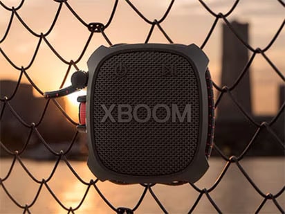 Enlázate en tu música. Dale vida a tu día con un toque de ritmo. 