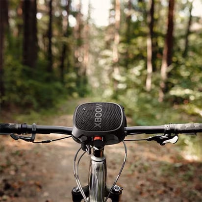 Enlázate en tu música. Dale vida a tu día con un toque de ritmo. 