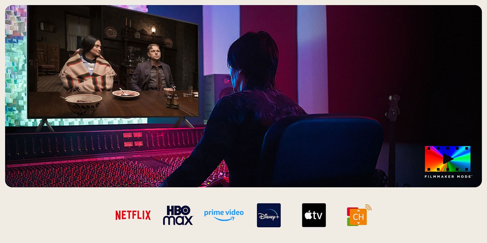 Un director frente a un panel de control que edita la película “Los asesinos de la luna” en una LG QNED TV. En la parte inferior izquierda de la imagen se encuentra el logotipo de FILMMAKER MODE™. Debajo de la imagen aparecen los logos de Netflix, HBOmax, Prime Video, Disney Plus, Apple TV y LG Channels. 