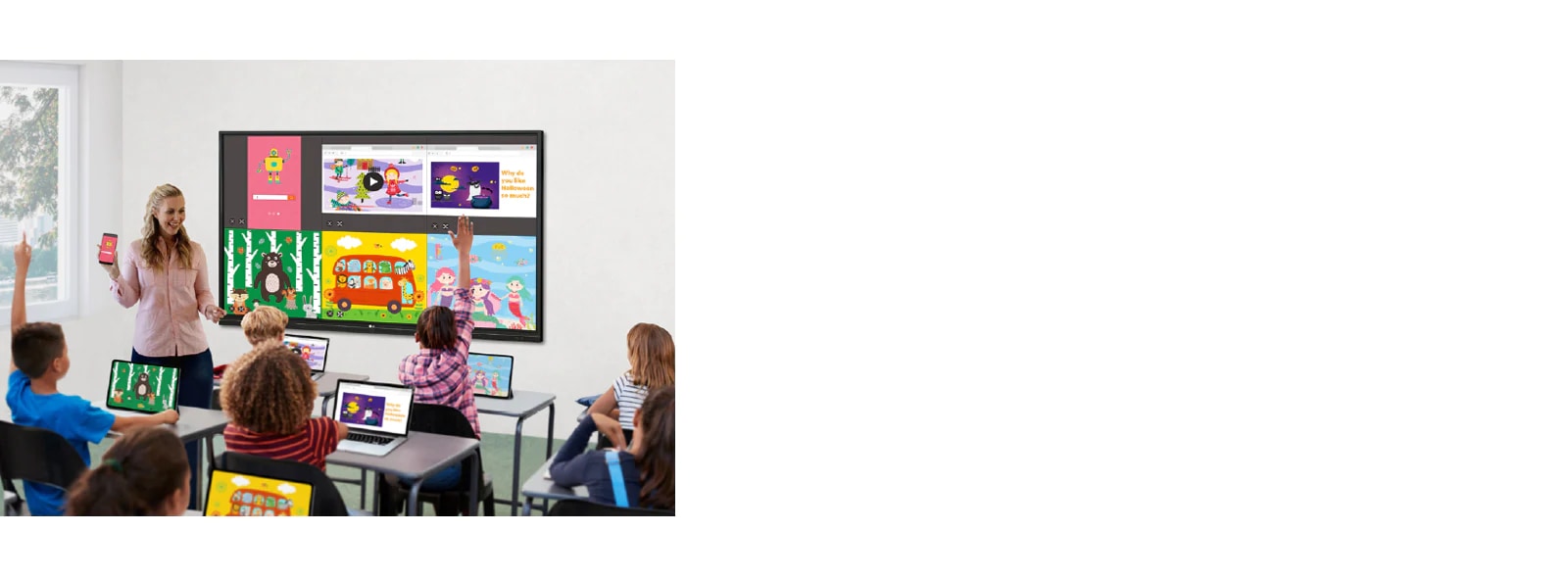 Las pantallas de los equipos portátiles de los estudiantes y el teléfono móvil del profesor se están compartiendo en la pantalla.