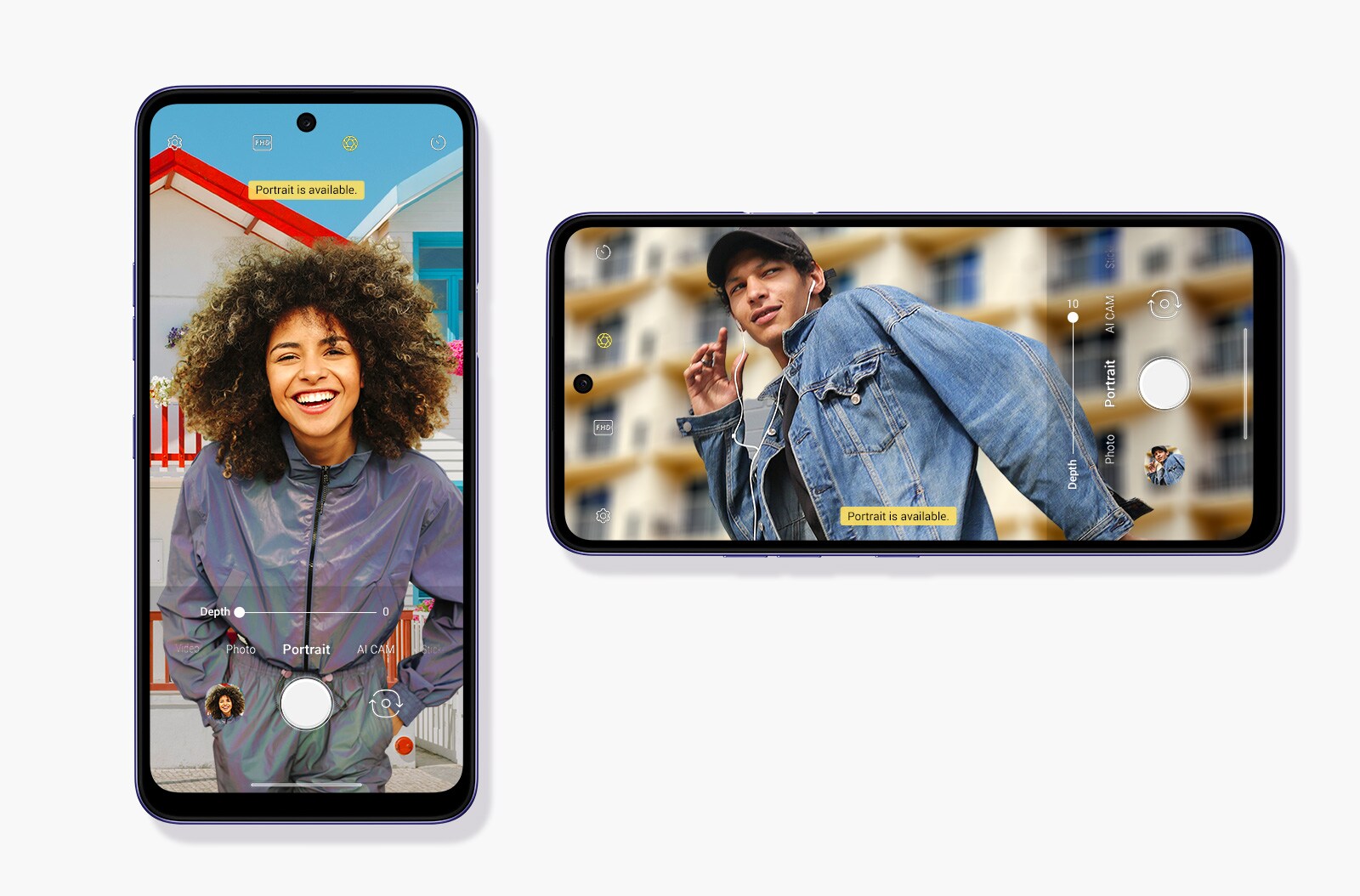 Un hombre y una mujer bailando al ritmo de la música en el smartphone.