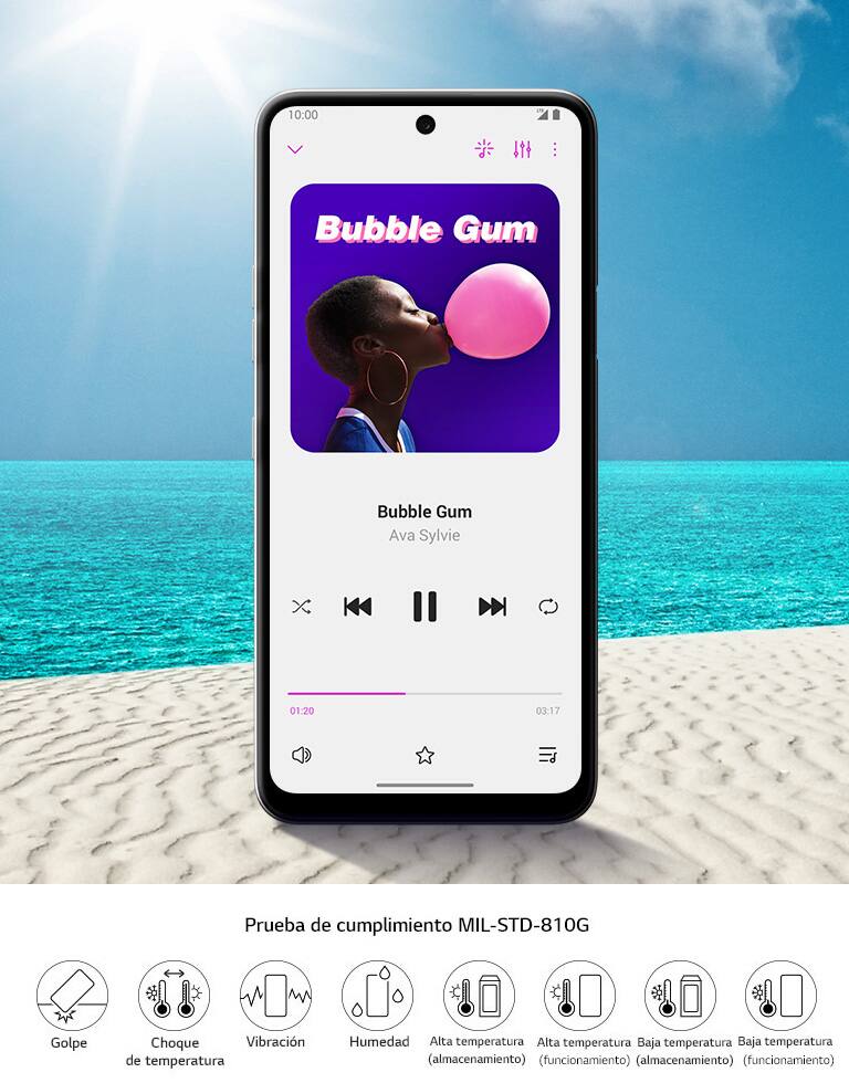 Smartphone de pie en la playa tocando música