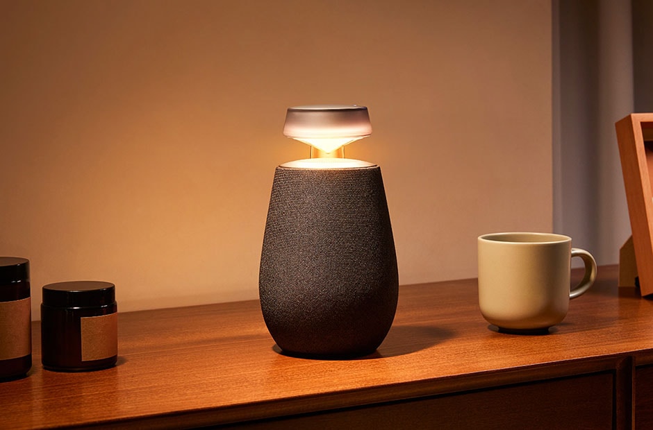 Imagen de LG XBOOM 360 XO2T en Lifestyle.