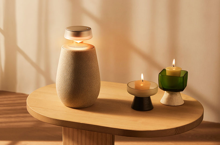 Imagen de LG XBOOM 360 XO2T en Lifestyle.