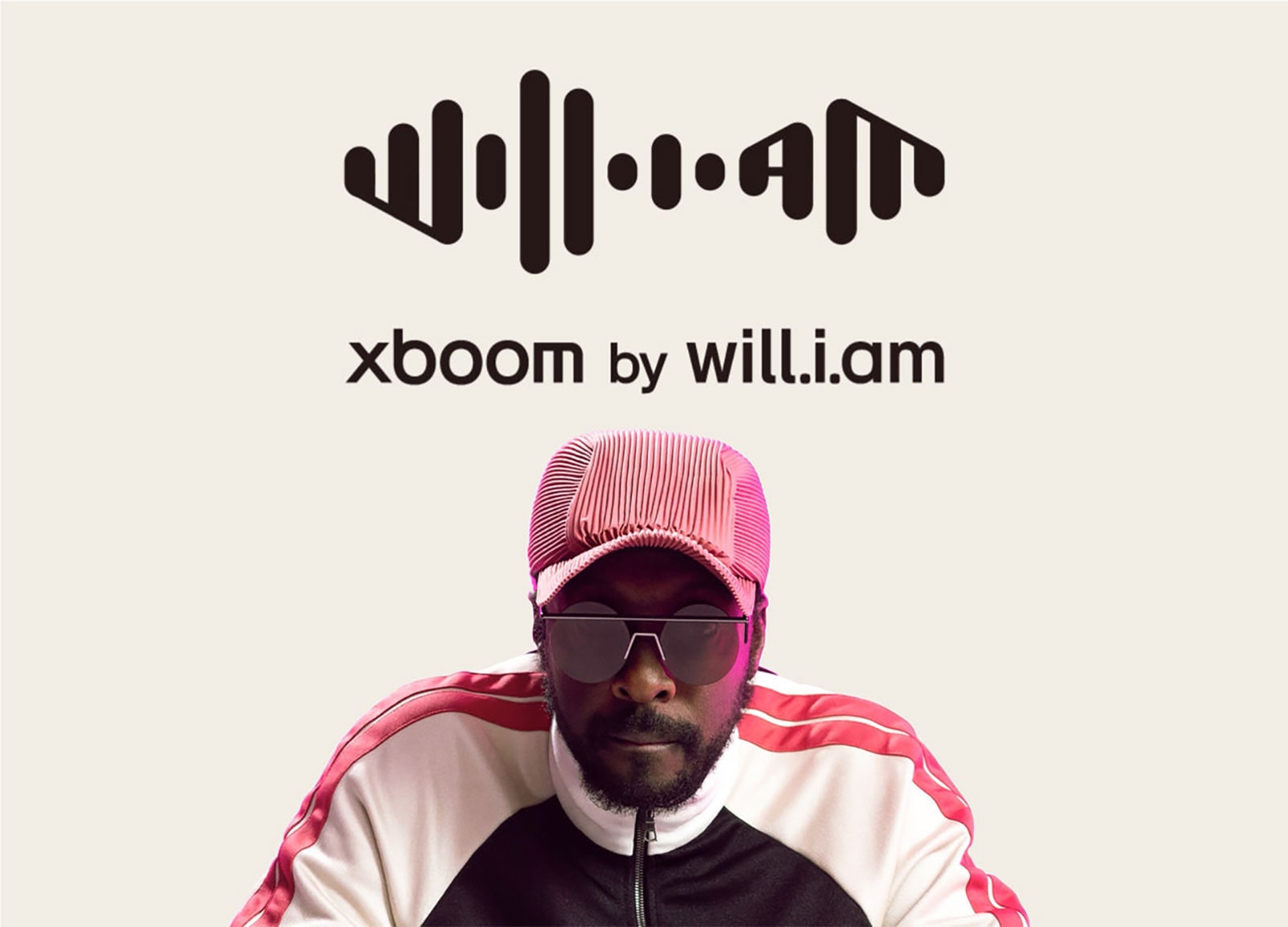 Imagen de will.i.am con el logotipo de xboom by will.i.am en la parte superior