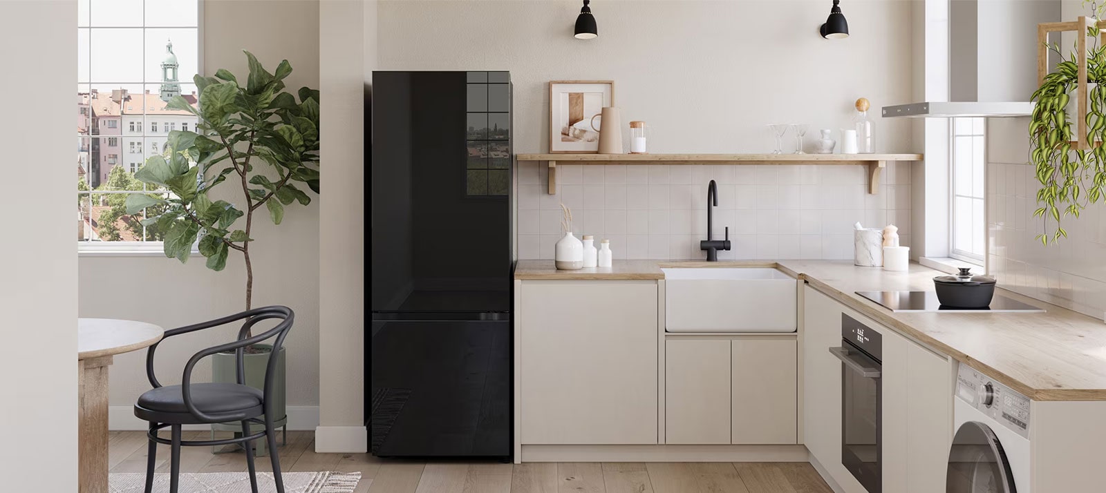 Esta es una vista de una cocina con un congelador inferior LG con InstaView instalado junto a la encimera.