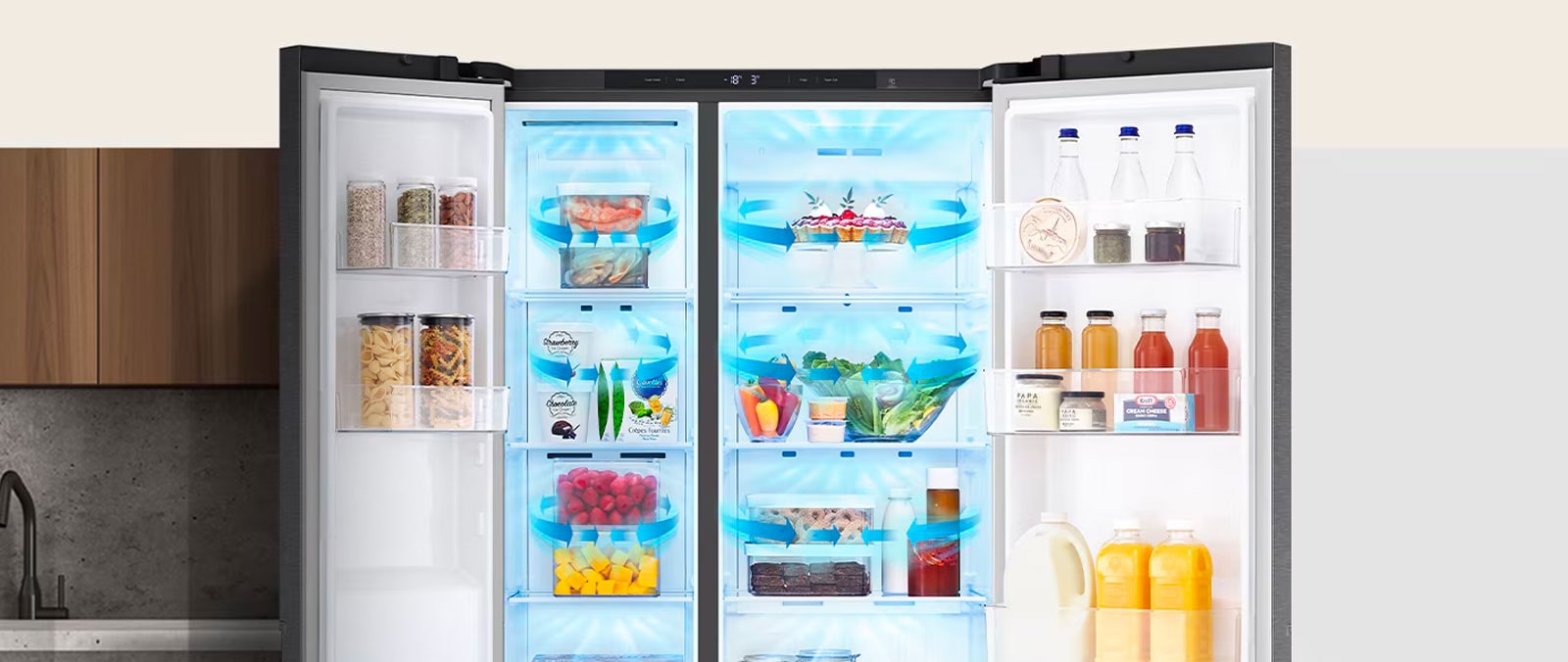 El sistema Multi-Air-Flow asegura un rendimiento de enfriamiento óptimo al rodear los alimentos con aire frío desde varios ángulos, manteniéndolos más frescos y fríos.