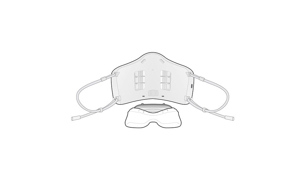 Comienza un vídeo que muestra el interior de la mascarilla con el protector facial instalado y las correas para las orejas. Un punto señala la parte superior del protector facial y el protector se dobla hacia abajo y hacia fuera y se retira. A continuación, se muestra el protector facial bajo el agua y luego el vídeo pasa a una vista frontal e interior de la mascarilla, una al lado de la otra. Ambas máscaras tienen restos esparcidos y una mano con un paño los limpia por fuera y por dentro. A continuación, se limpia el fondo interior de la máscara y luego la parte superior. Por último, se instala el protector facial en la parte inferior y luego se dobla para que quede bloqueado. Un círculo ampliado aparece a la derecha para mostrar unas manos reales que manejan la máscarilla para instalar el protector facial con facilidad y luego lo gira hacia la cámara. Por último, se muestra el interior de la máscara con el protector facial limpio hacia delante.