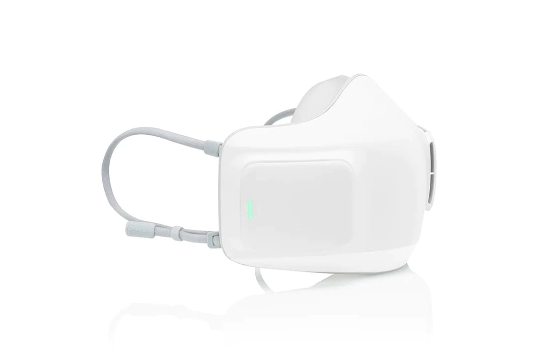 LG Puricare Air Purifying Mask, Vista del lado izquierdo de 45 grados del cuerpo con una luz naranja que indica batería baja, AP300AWFA, thumbnail 5