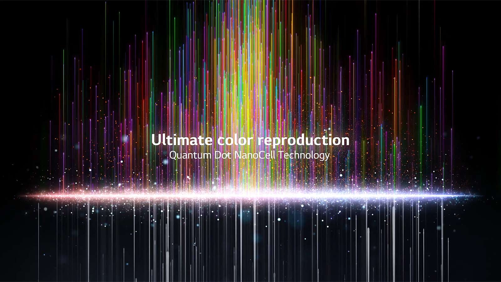El video muestra haces de luz emitidos hacia arriba desde los Mini LED hasta la fusión de las tecnologías NanoCell Plus y Quantum Dot que filtra la luz hacia múltiples colores vibrantes.
