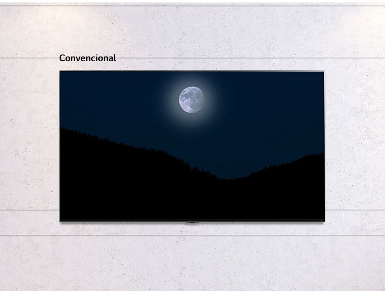 Imagen desplazable de un televisor montado en la pared que muestra una escena oscura de la luna sobre las montañas. La escena alterna entre un televisor de tamaño normal y un televisor LG QNED Mini LED de pantalla grande.