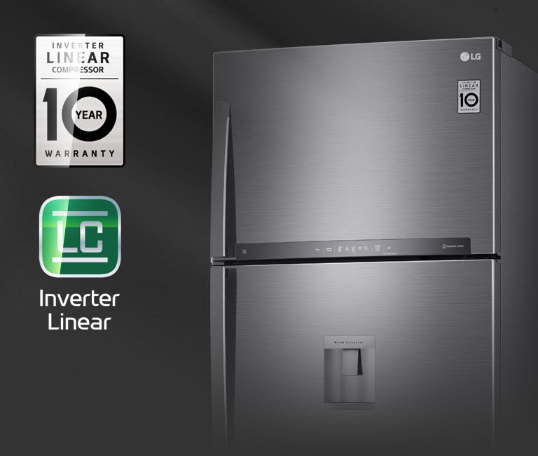 El refrigerador negro está ligeramente inclinado, con las puertas delanteras cerradas contra un fondo negro. El logotipo de Garantía de 10 años del compresor Linear Inverter y el logotipo del Linear Inverter brillan, mientras un rayo de luz se desliza sobre ellos.