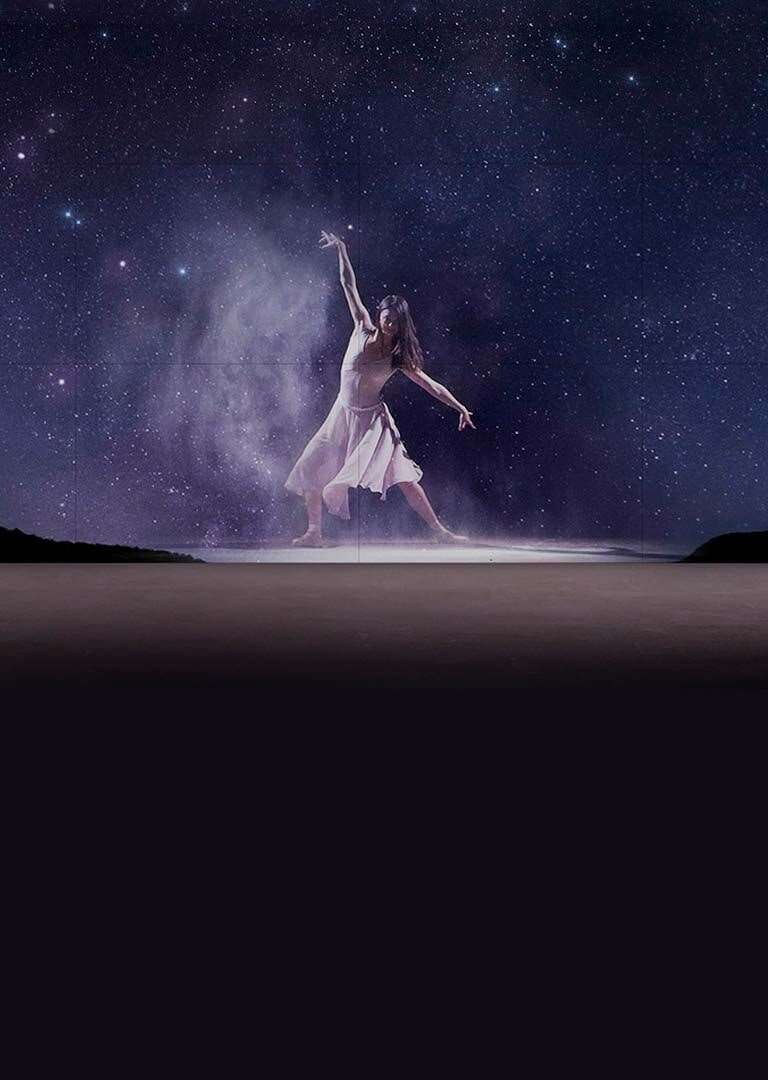 ID_Digital-Signage_hero_01_M03_1521002300833